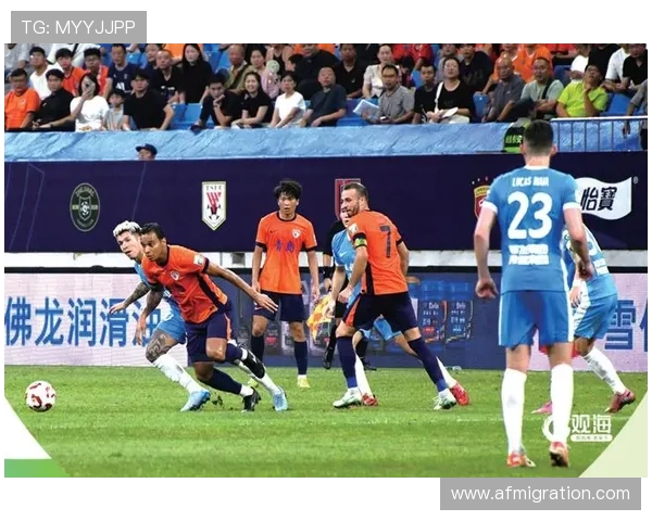 中国足球超级联赛激烈角逐新赛季正式开启 球迷期待强队对决与新星崭露头角 中国足球超级联赛激烈角逐新赛季正式开启 球迷期待强队对决与新星崭露头角